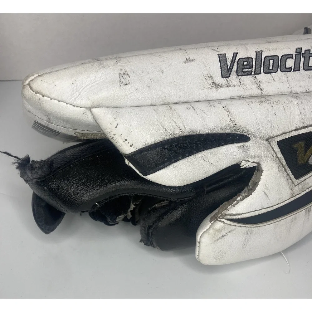 Vaughn V6 1000i PRO adult Ice Hockey Goalie Glove & Blocker Set